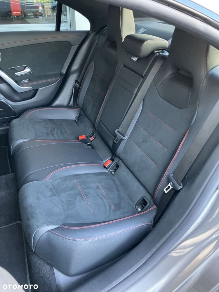 Mercedes-Benz CLA - 17