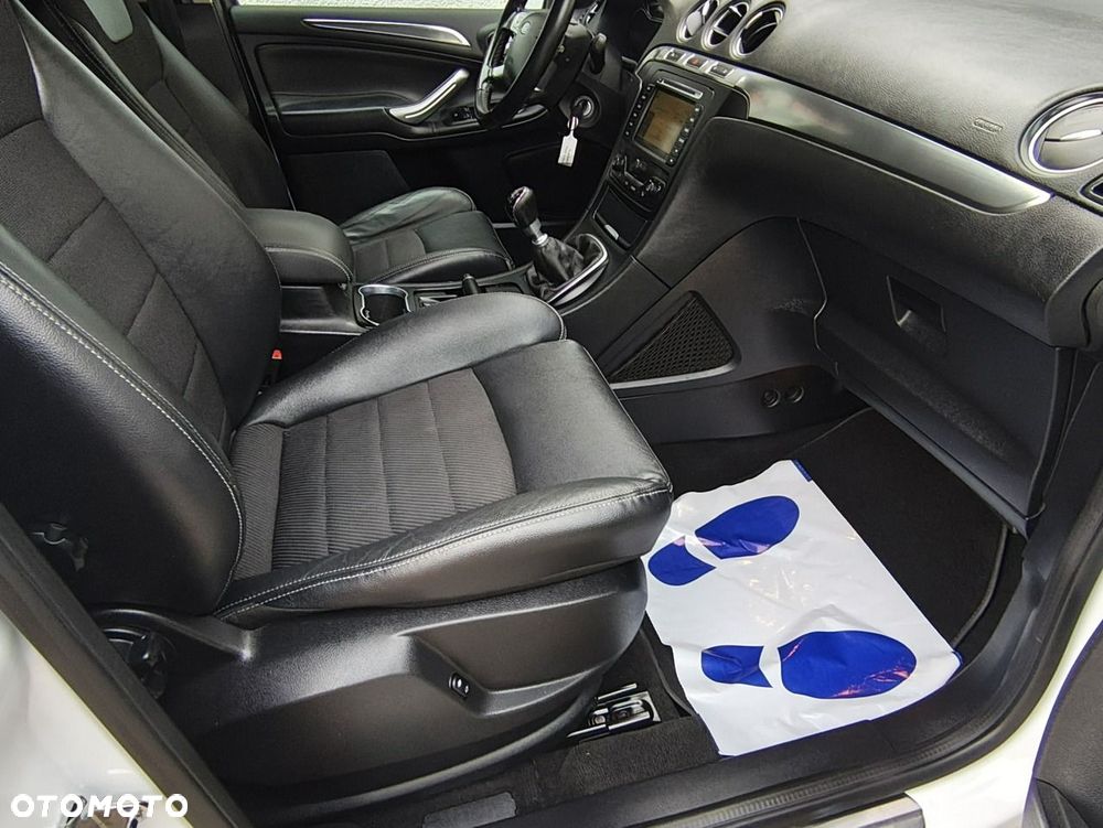 Ford S-Max 2.0 TDCi DPF Titanium - 24