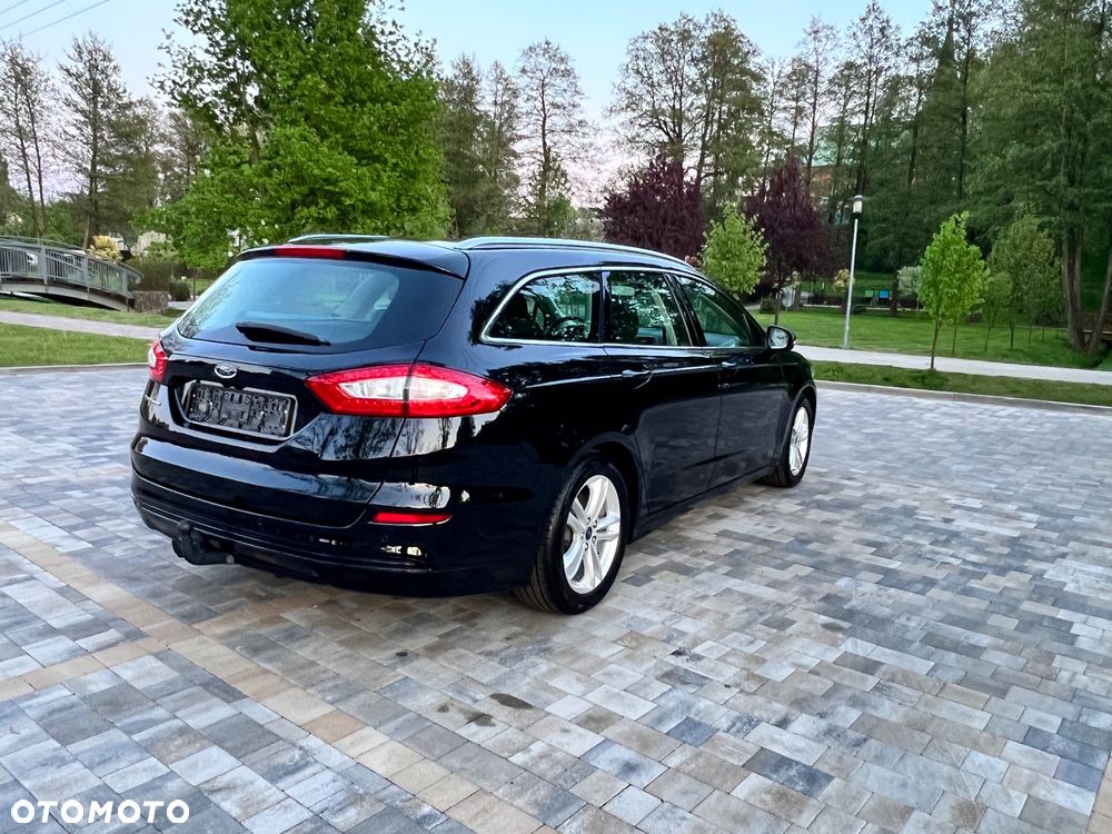 Ford Mondeo - 35