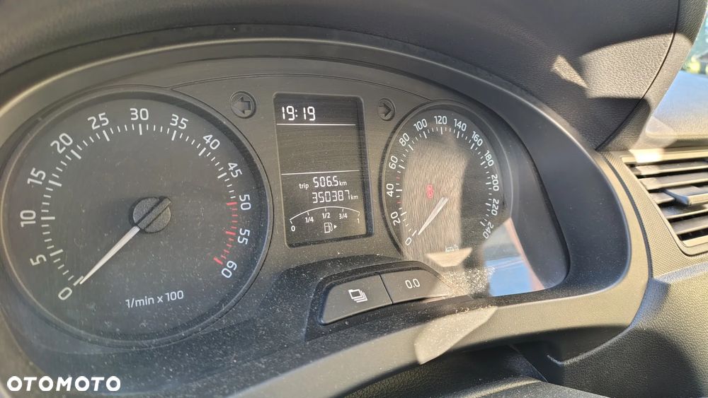 Skoda RAPID Spb 1.6 TDI DPF Active - 7