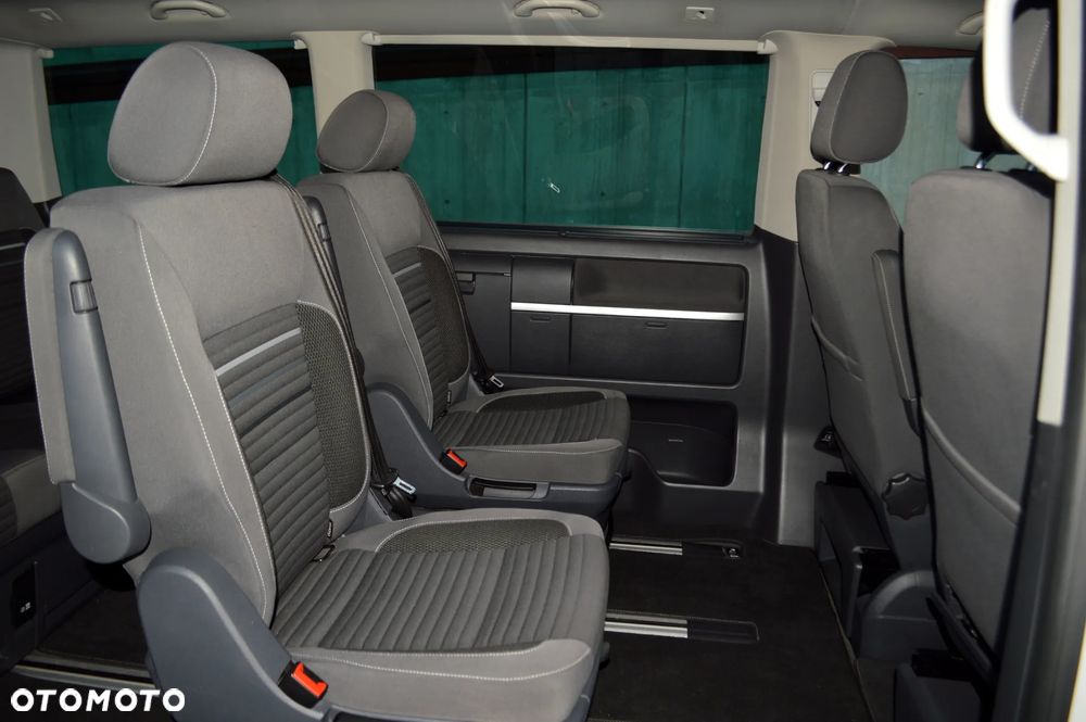 Volkswagen Multivan - 11