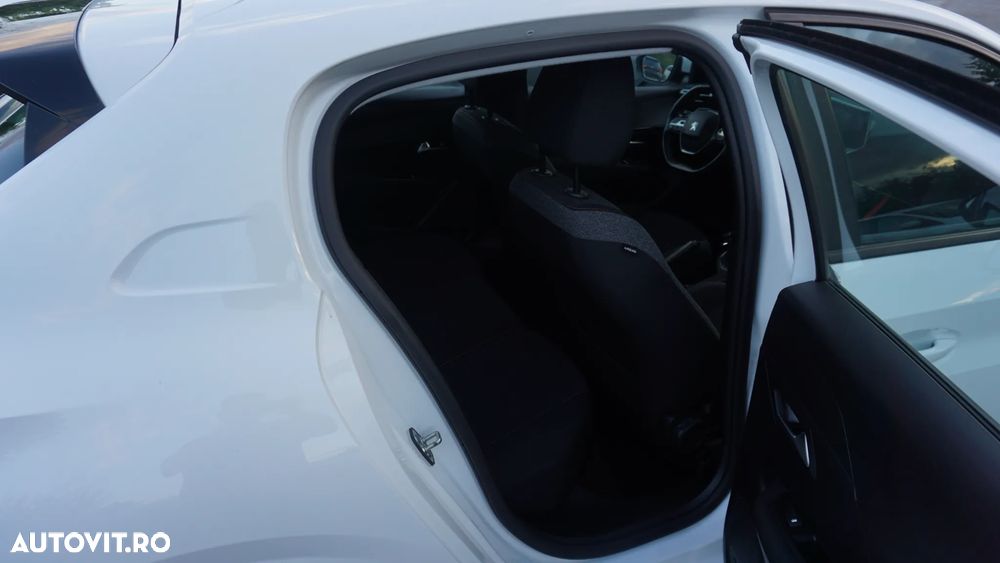 Peugeot 208 BlueHDi 100 GT - 12