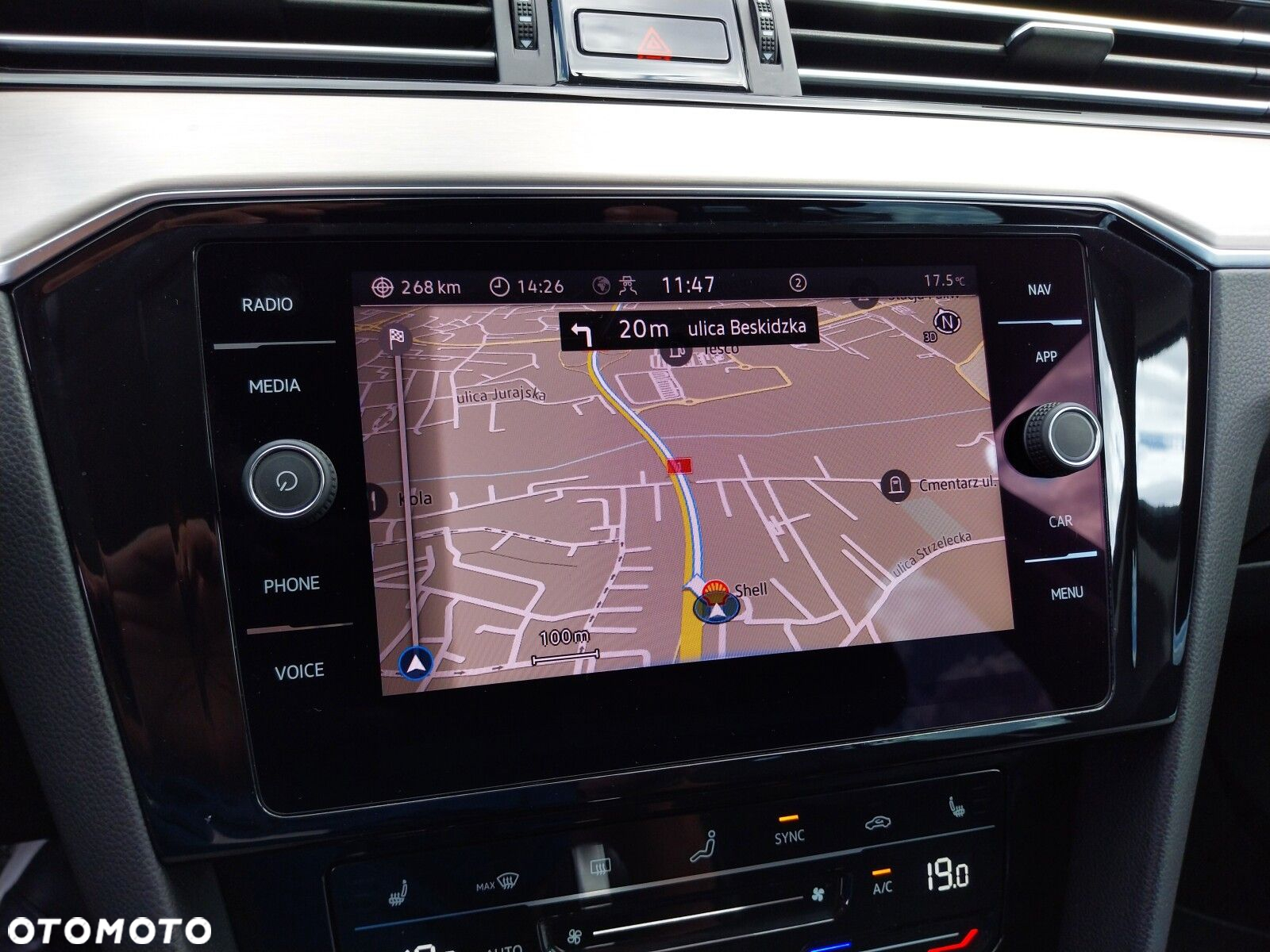 Volkswagen Passat 2.0 TDI Elegance DSG - 24