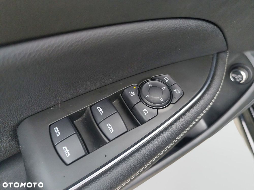 Opel Insignia - 11