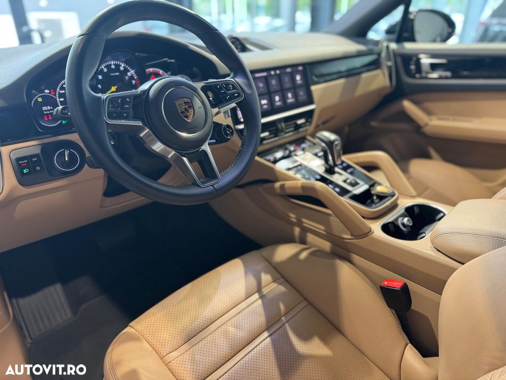 Porsche Cayenne Coupe - 17