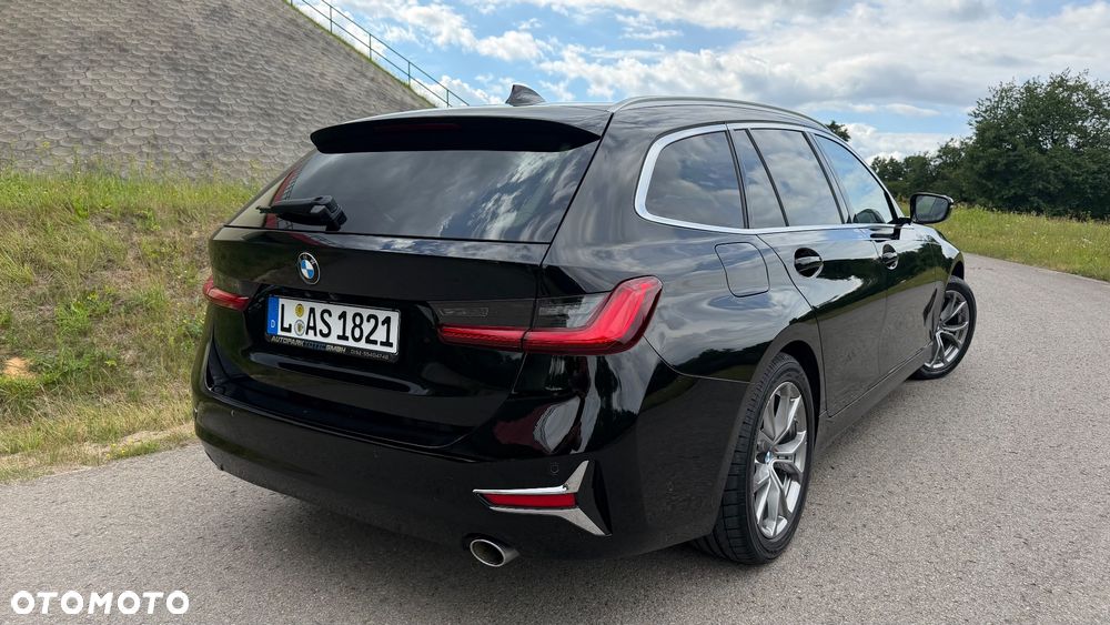 BMW Seria 3 318d Edition M Sport Shadow - 2