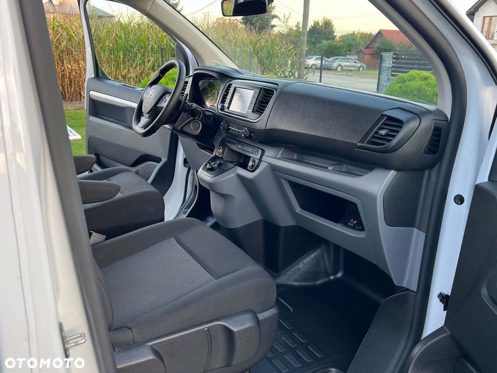 Toyota ProAce 2,0-l-D-4D (5-Si.) Autm Verso compact Team Deutschland - 23