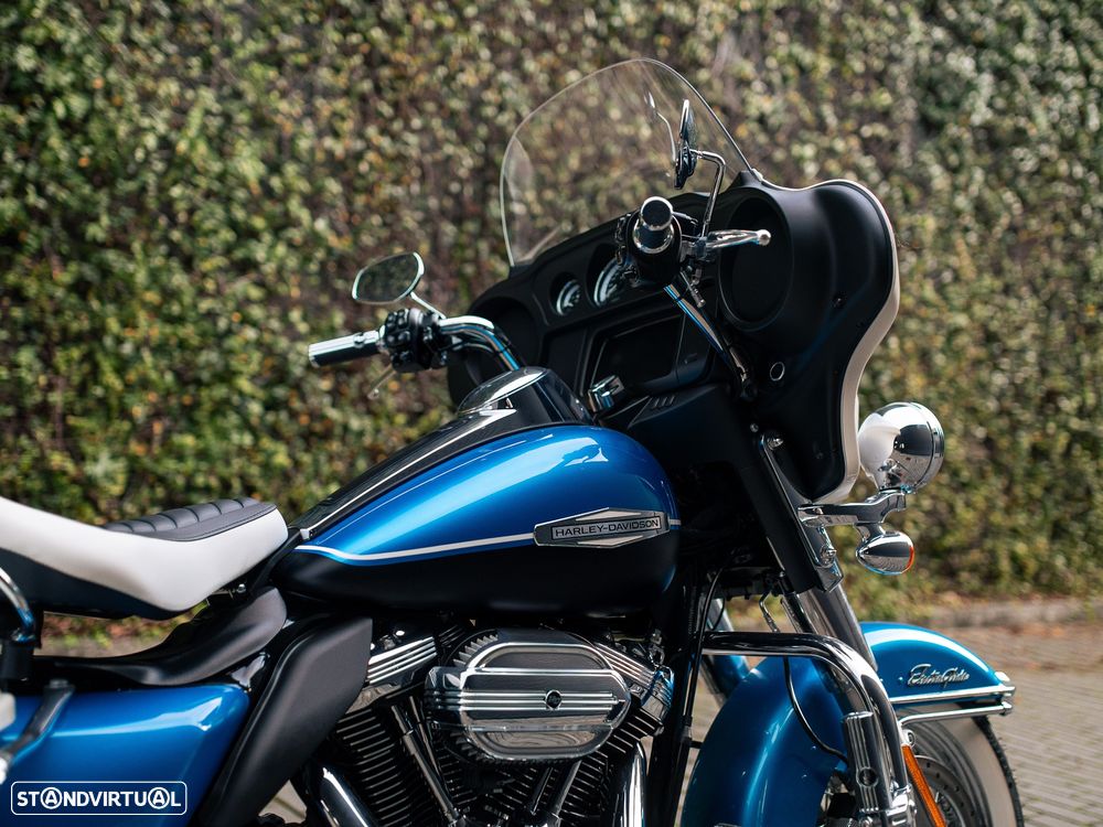 Harley-Davidson FLH ELECTRA GLIDE® REVIVAL™ - 5