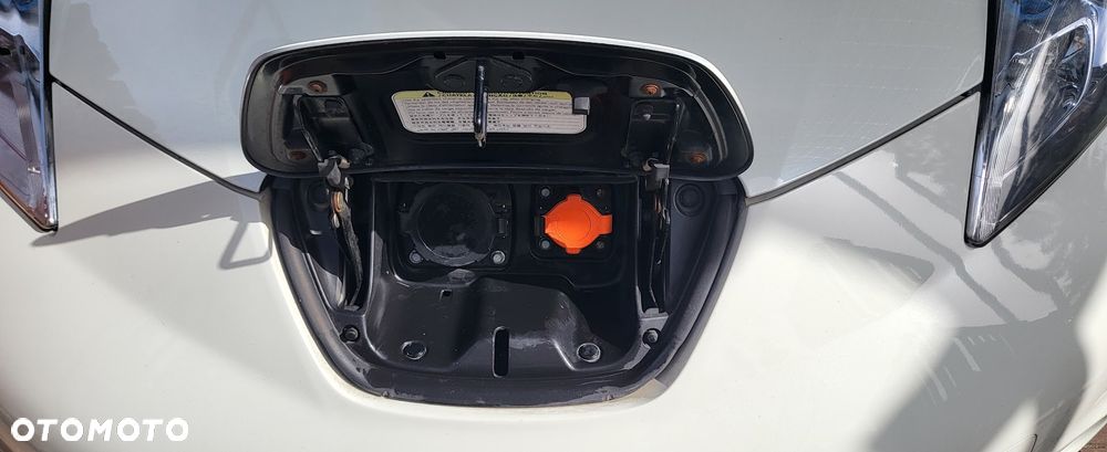 Nissan Leaf Standard - 23