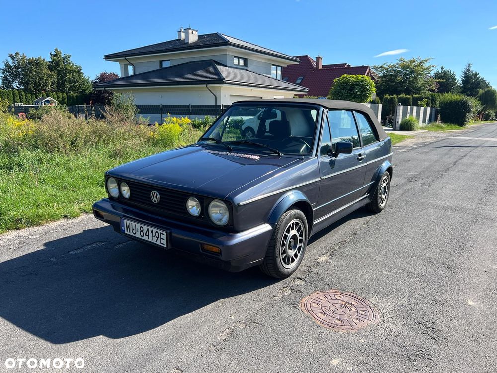 Volkswagen Golf - 1