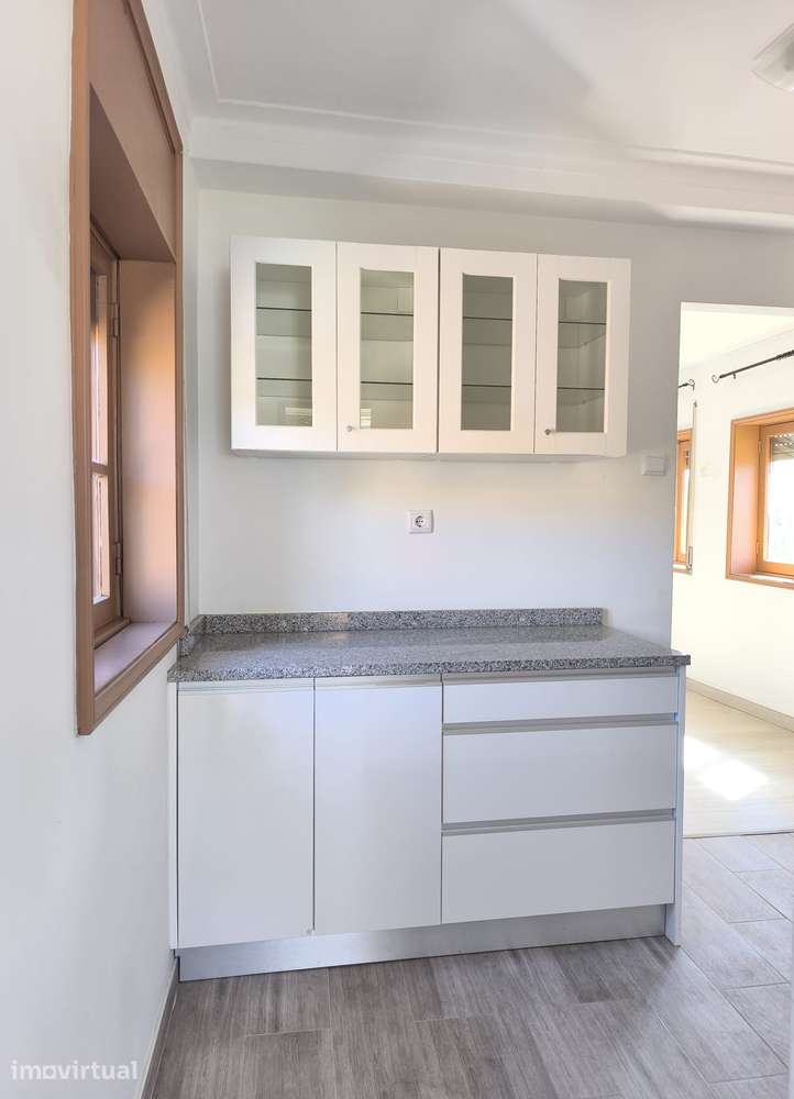 Casa T2 em Quintinha com 4 Casas em Porto Campanhã - Grande imagem: 2/50