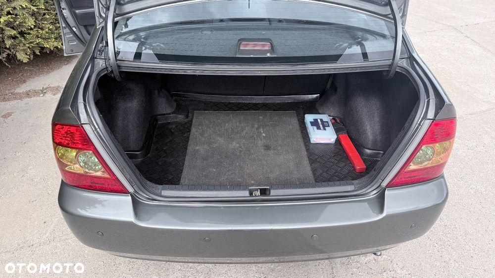 Toyota Corolla 1.6 VVT-i Sol (air6) - 11