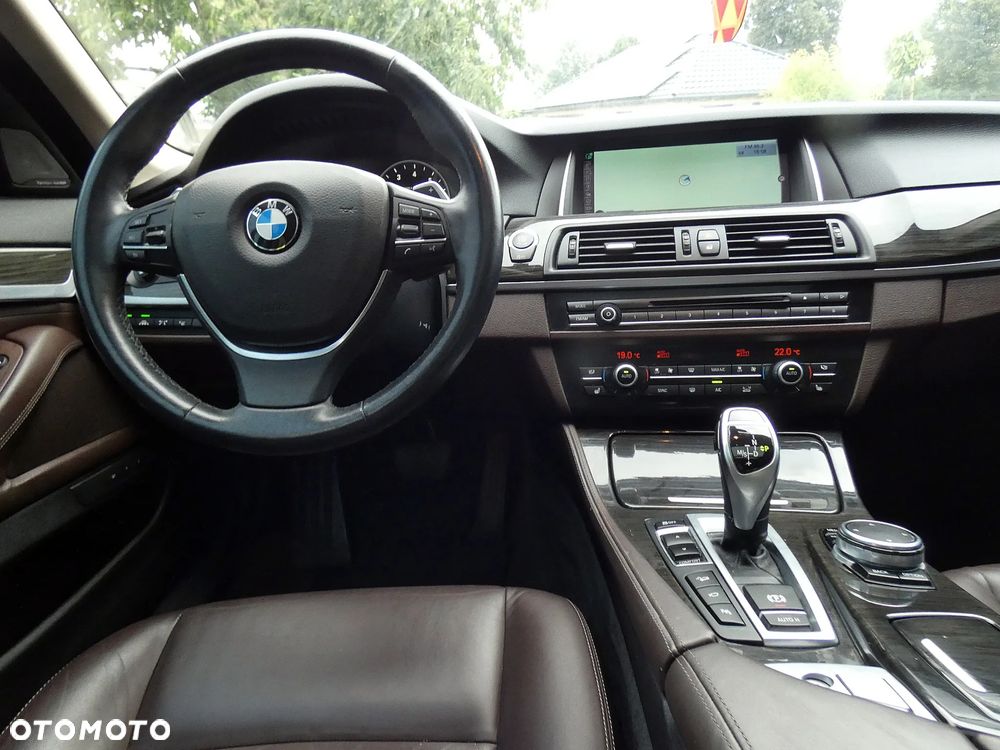 BMW Seria 5 535i xDrive Luxury Line - 36