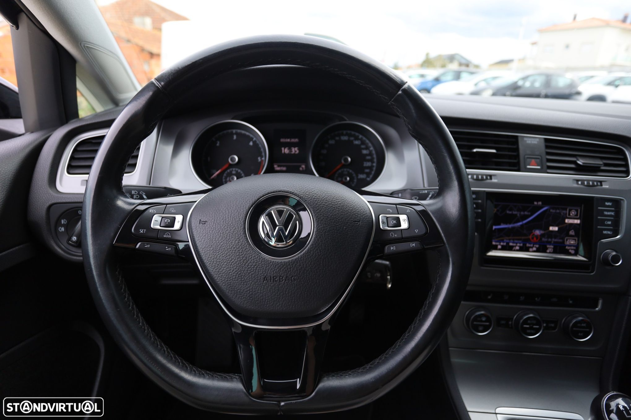 VW Golf 1.6 TDi Highline - 14
