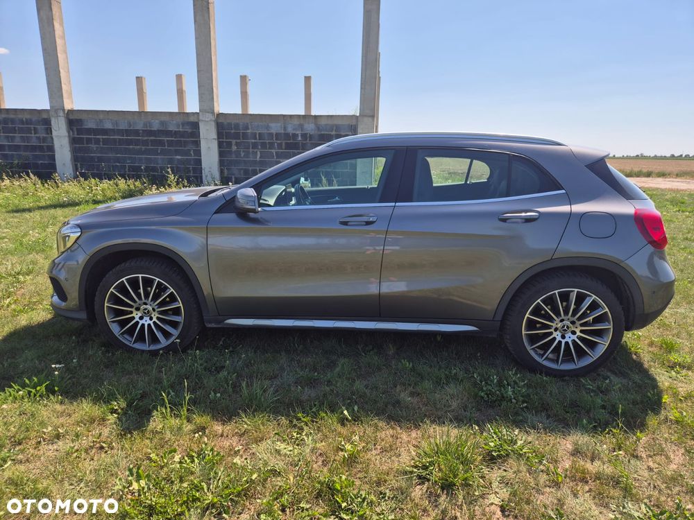 Mercedes-Benz GLA 200 7G-DCT - 7