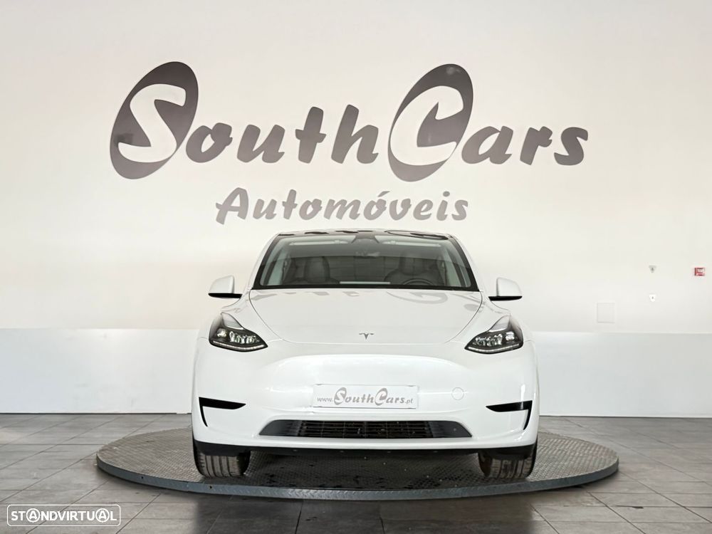 Tesla Model Y - 12