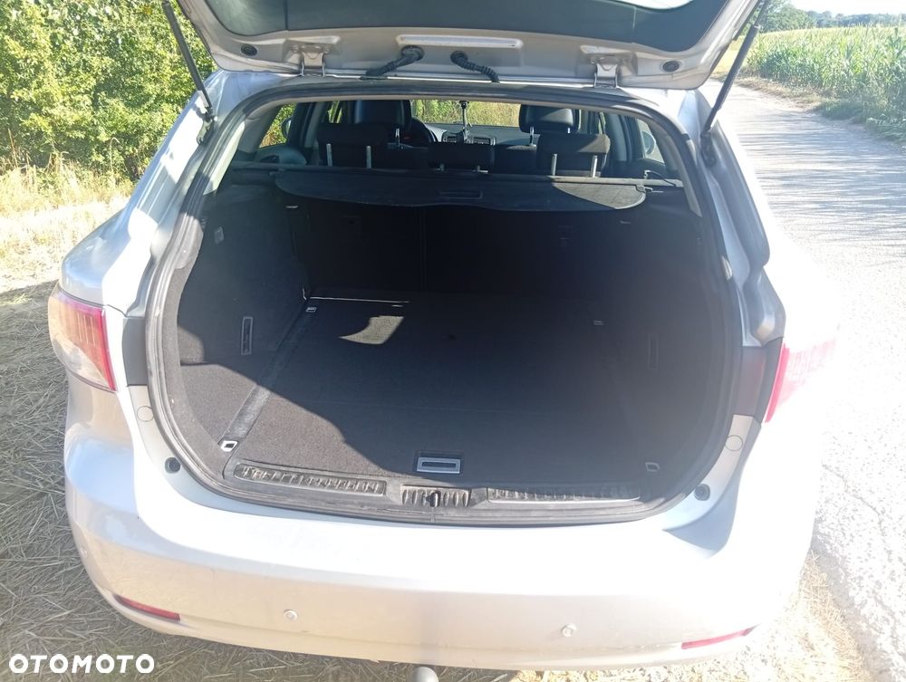 Toyota Avensis 2.0 D-4D Sol - 9