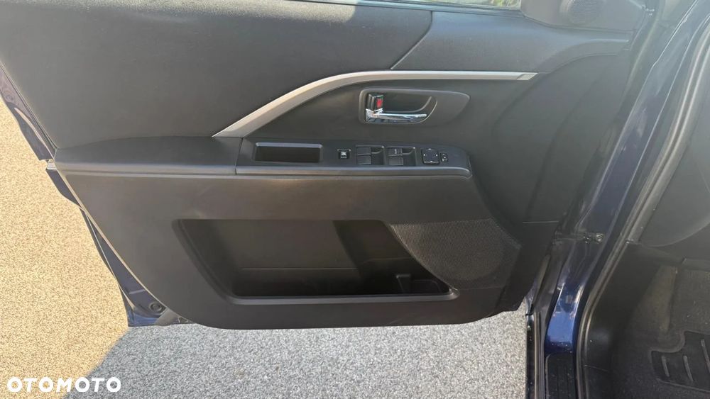Mazda 5 1.6 CD Exclusive + - 8