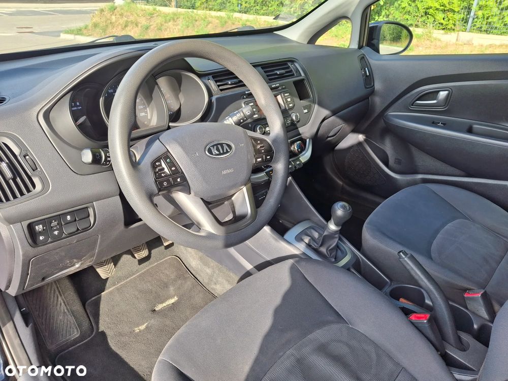 Kia Rio - 17