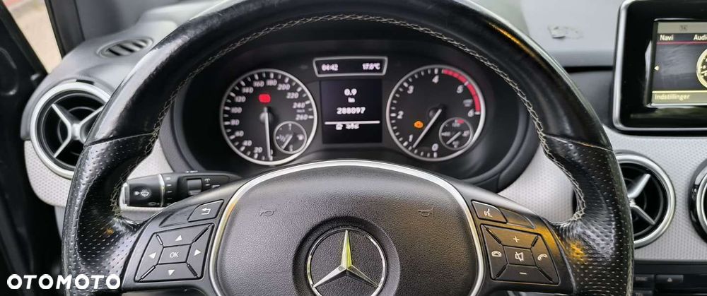 Mercedes-Benz Klasa B 200 CDI (BlueEFFICIENCY) - 32
