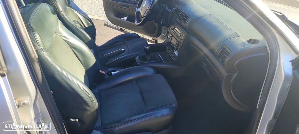 VW Passat Variant 1.9 TDi Highline - 15