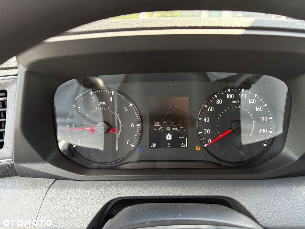 Renault Master Furgon RWD L4H3 170 KM - 15