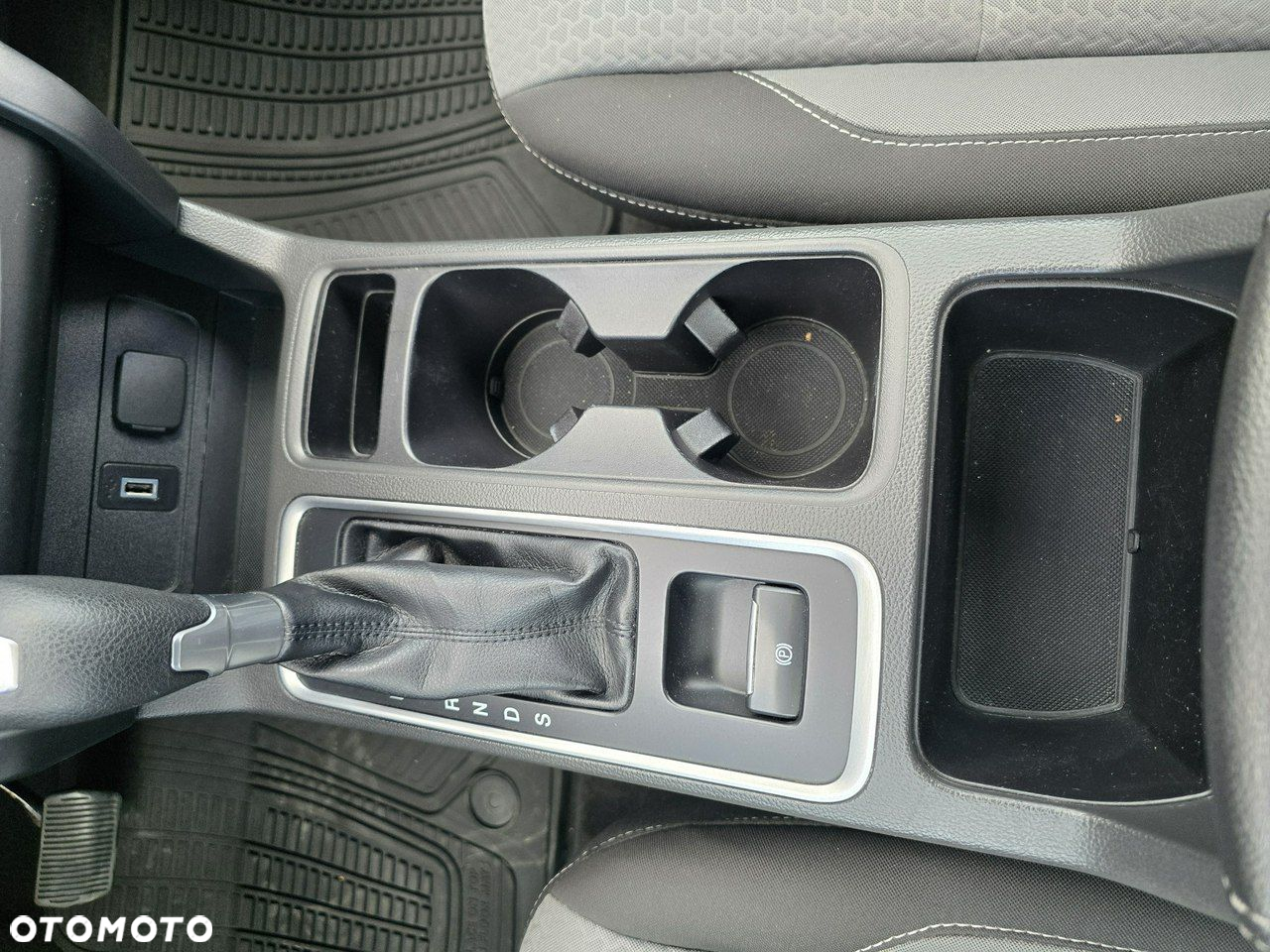 Ford Kuga - 23