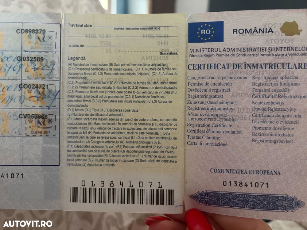 Toyota Yaris 1.0 - 8