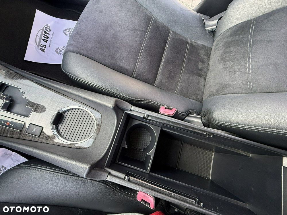 Toyota Avensis 2.0 Premium MS - 19