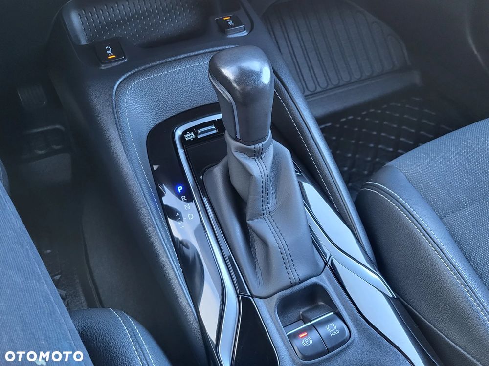 Toyota Corolla 2.0 Hybrid Executive - 22