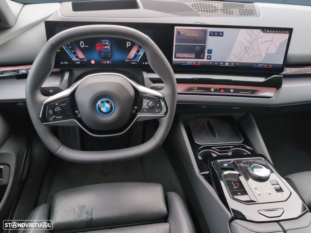 BMW i5 eDrive40 - 12