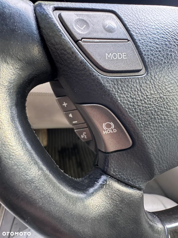 Lexus LS 600h Prestige - 35