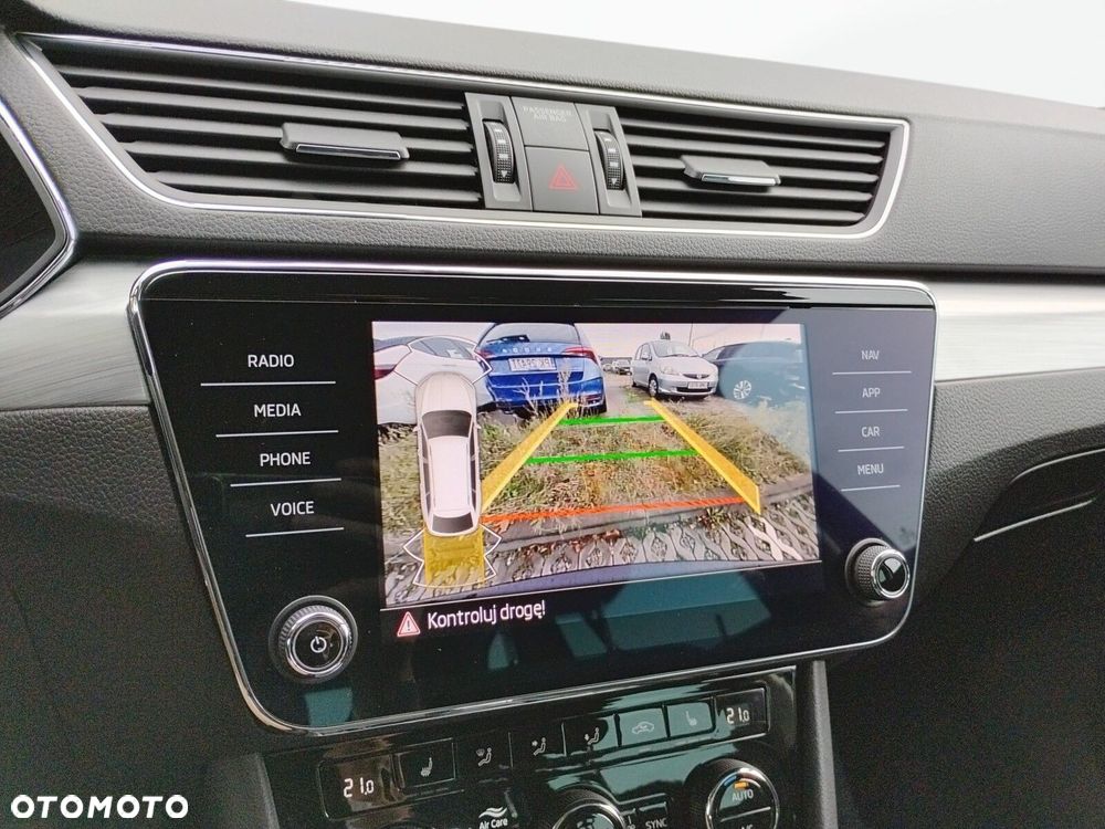 Skoda Superb 1.5 TSI Ambition DSG - 25