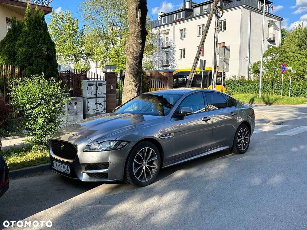 Jaguar XF 2.0 i4D AWD R-Sport - 38