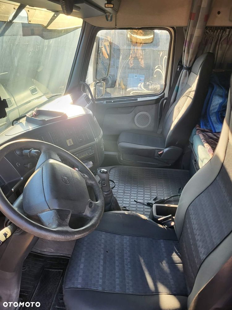Volvo FH12 460 Globetrotter - 9