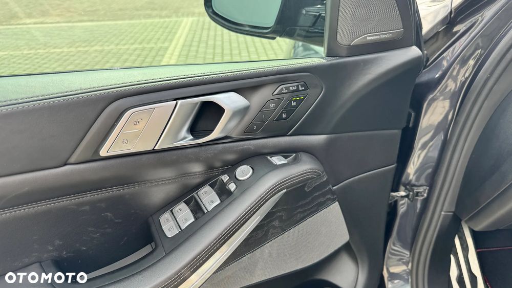 BMW X7 M50i sport - 14