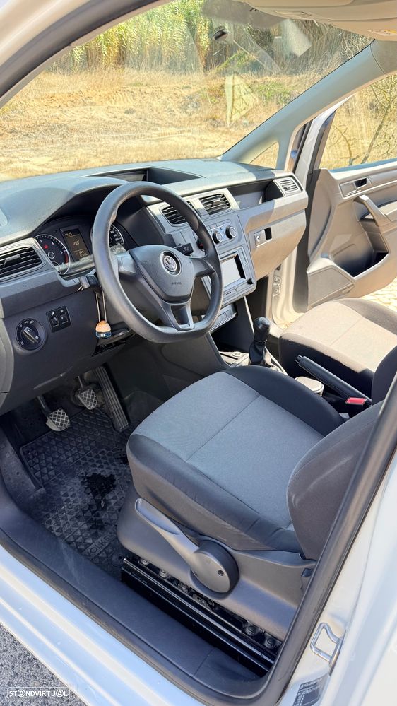 VW Caddy Maxi - 19