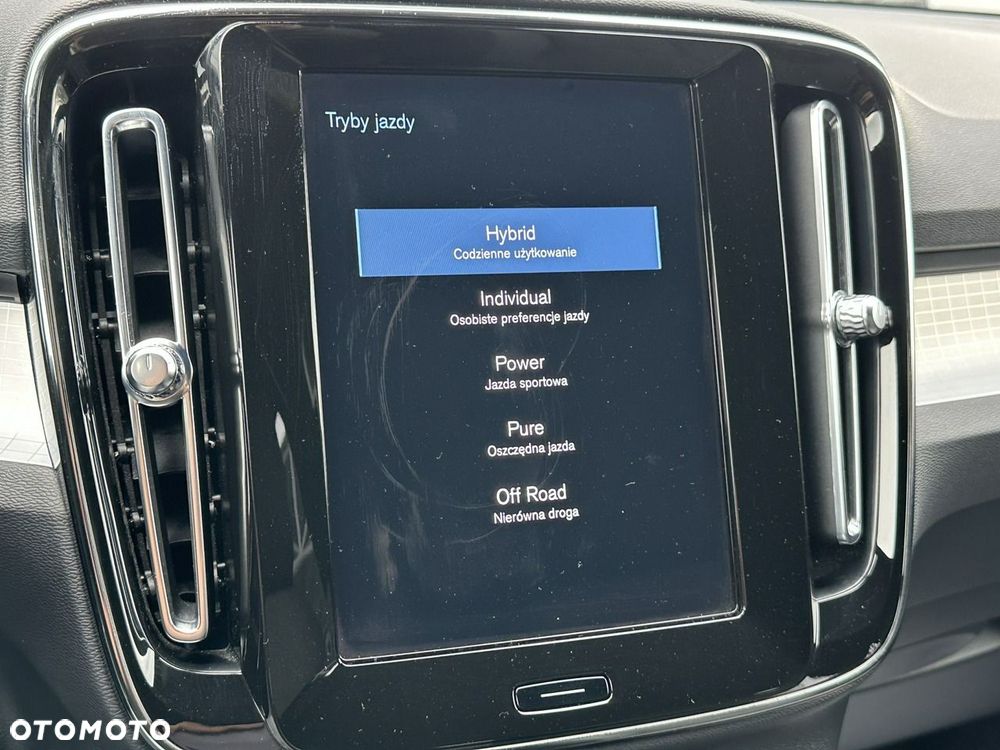 Volvo XC 40 - 30