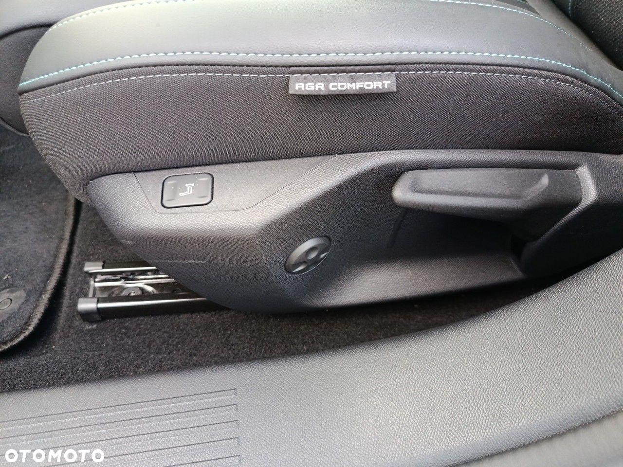 Peugeot 308 1.2 PureTech Allure S&S EAT8 - 12