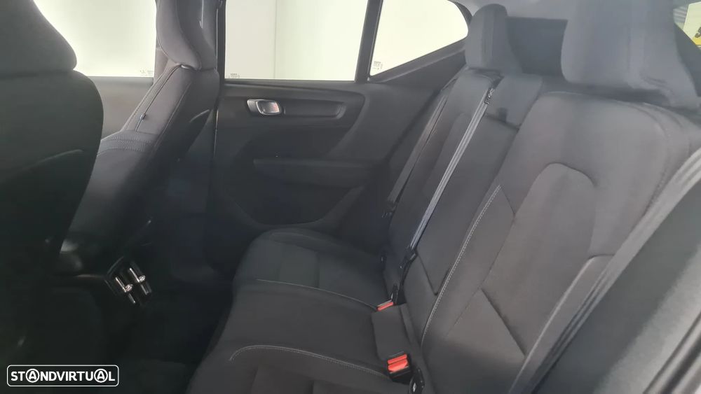 Volvo XC 40 1.5 T3 Momentum Geartronic - 21