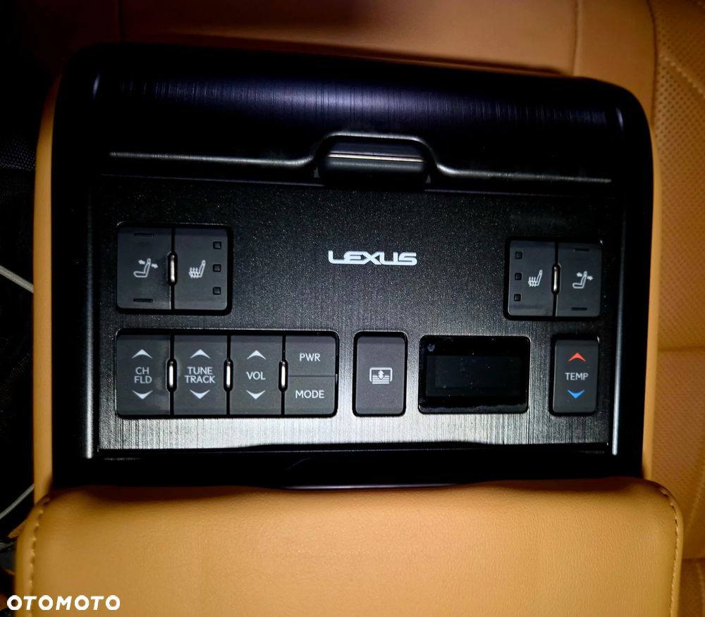 Lexus ES 300h Omotenashi - 20