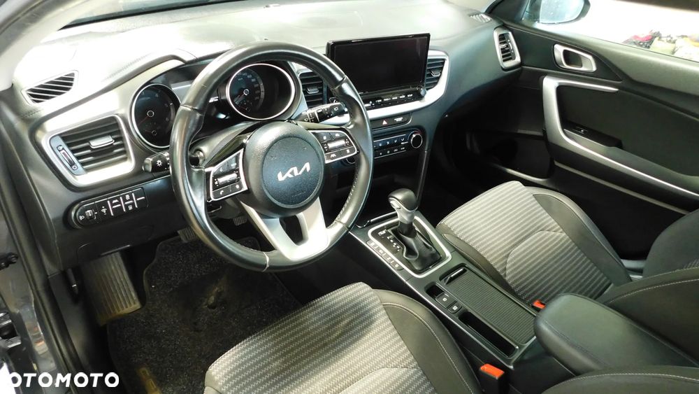 Kia Ceed 1.6 CRDi SCR L Business Line DCT - 17