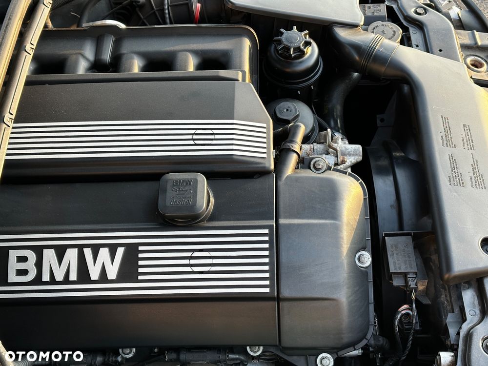 BMW Seria 3 330i - 20