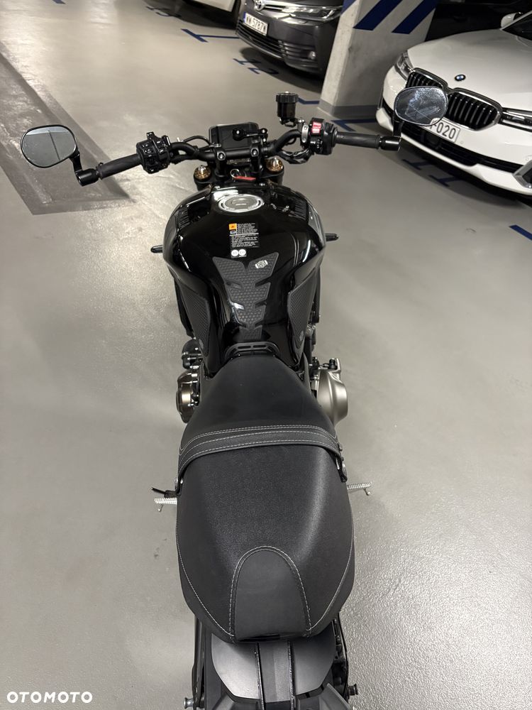 Yamaha XSR - 7