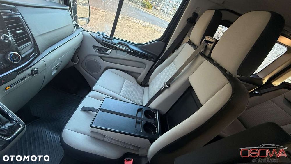 Ford Tourneo Custom - 14