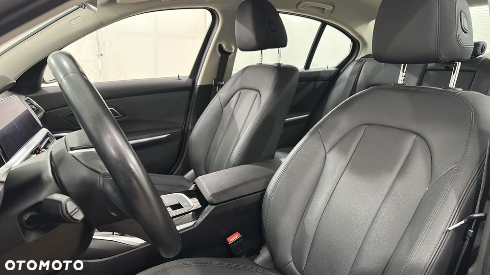 BMW Seria 3 318d - 17