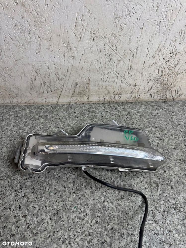 halogen prawy przód led drl volvo v60 s60 ii 2011-2018 31420396 - 2