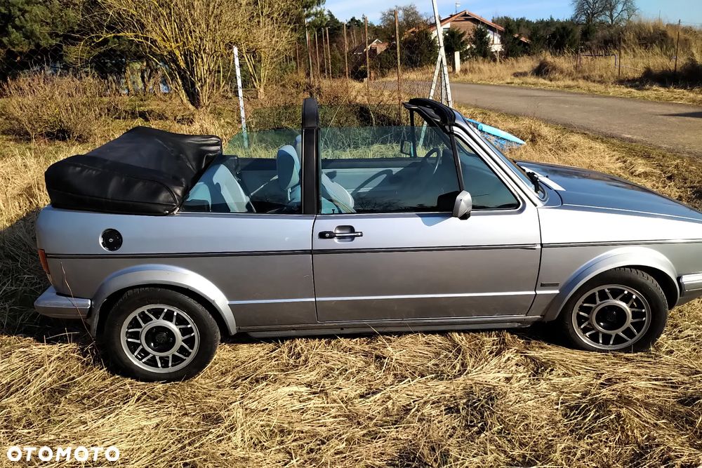 Volkswagen Golf - 1