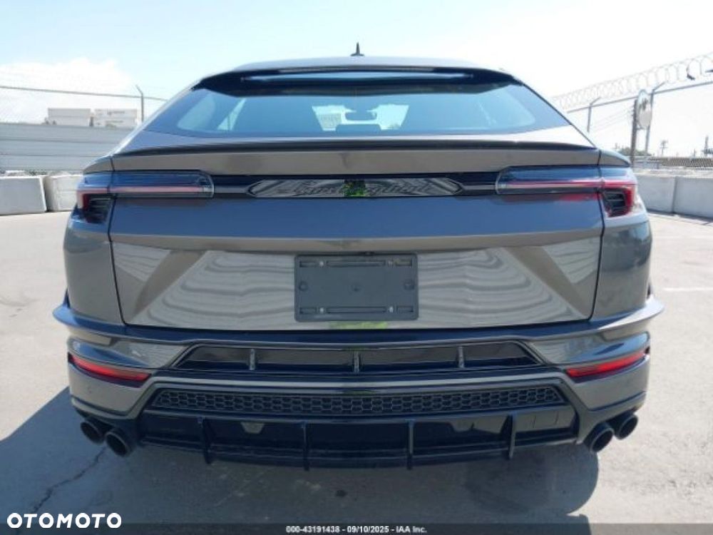 Lamborghini Urus - 5