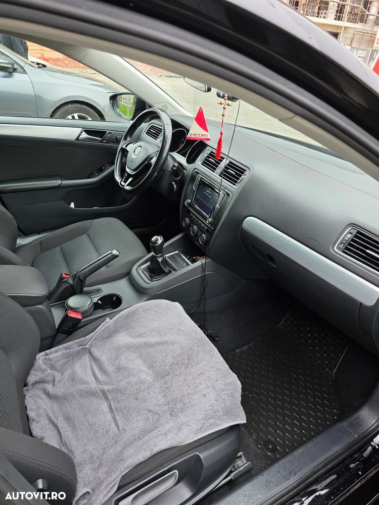 Volkswagen Jetta 1.2 TSI Comfortline - 2